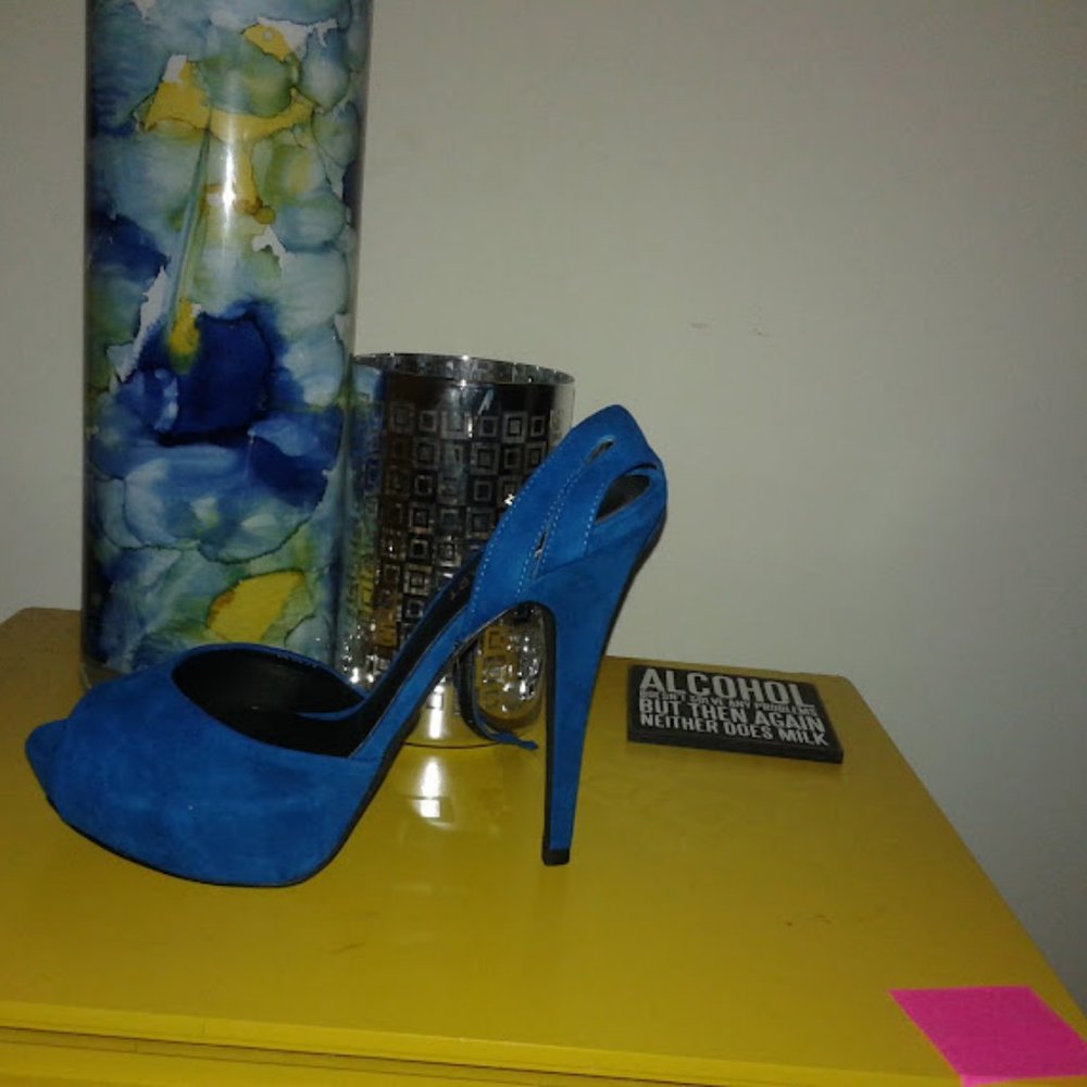 Blue Velvet Pumps